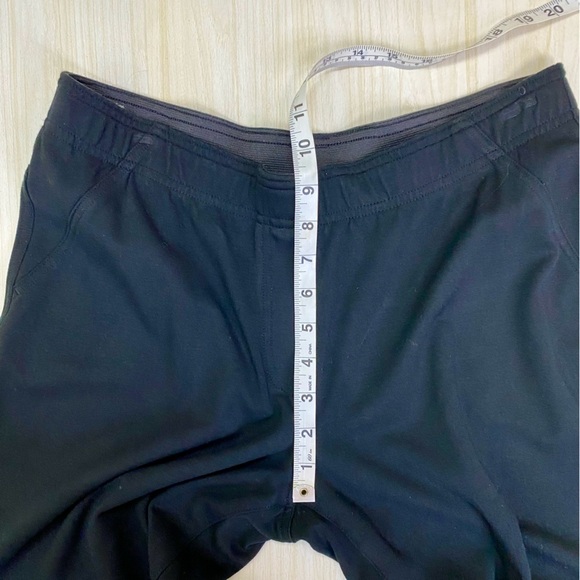 Chico’s Black Stretch knit pull on fit and flare pants size 1 or size medium - Picture 4 of 11